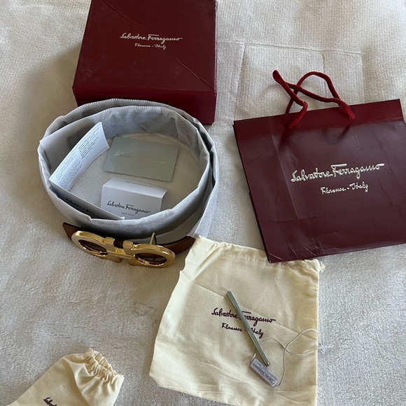 SALVATORE FERRAGAMO brown/ tan belt - Picture 7 of 8